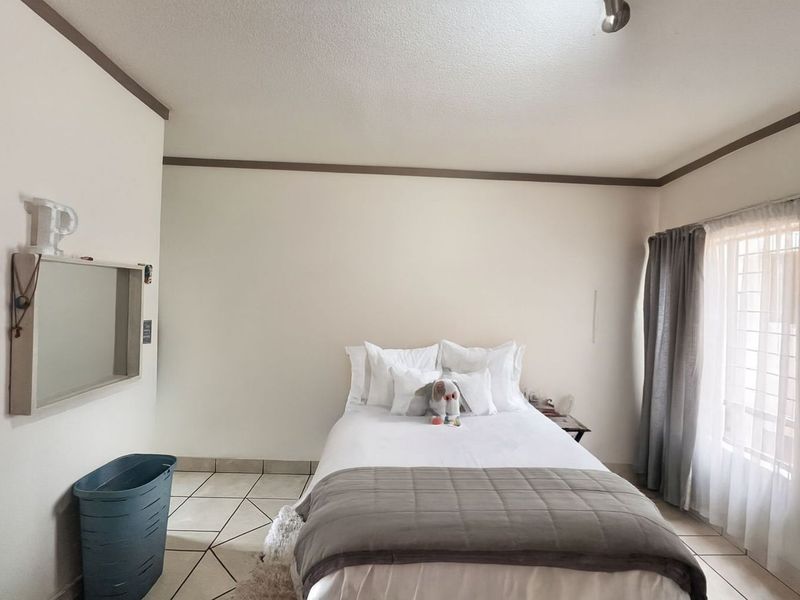 Apartment For Sale in Paulshof - Photo 3