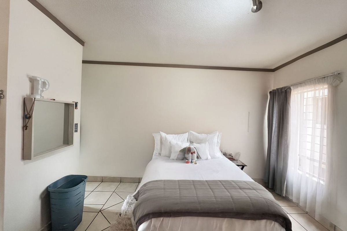 Apartment For Sale in Paulshof - Photo 3