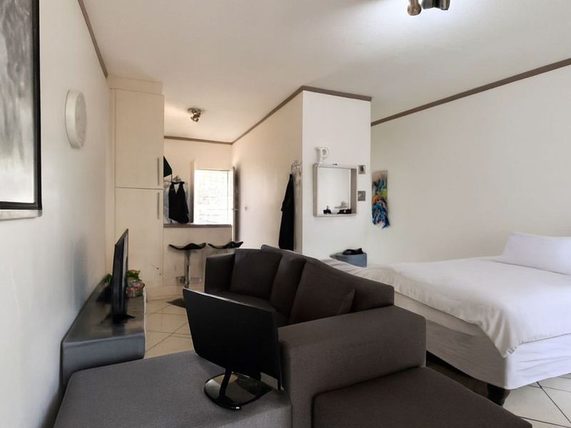 Apartment For Sale in Paulshof - Photo 5