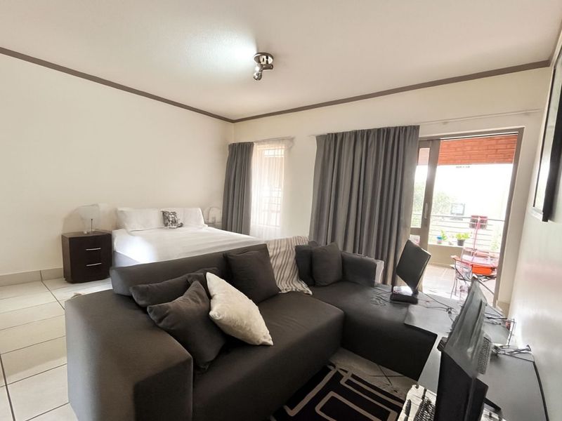 Apartment For Sale in Paulshof - Photo 2