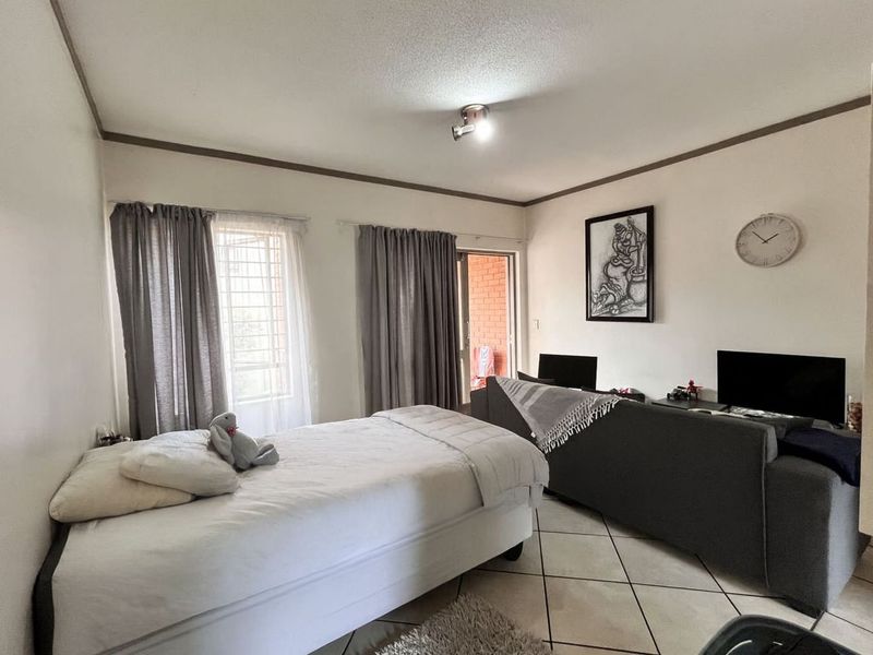 Apartment For Sale in Paulshof - Photo 4