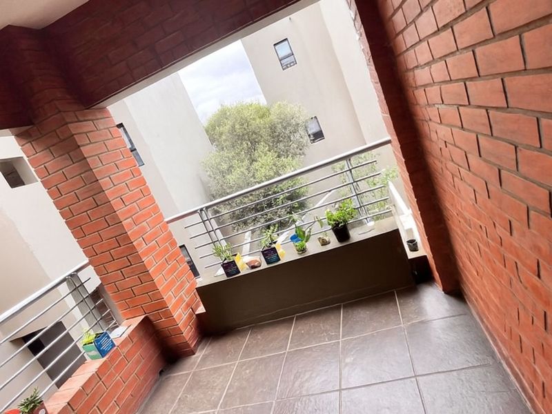 Apartment For Sale in Paulshof - Photo 8