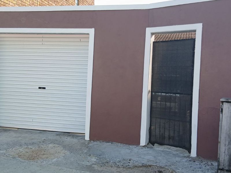 House For Sale in Westridge - Photo 2