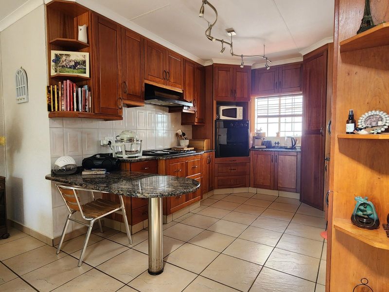 Townhouse For Sale in Polokwane Central - Photo 6