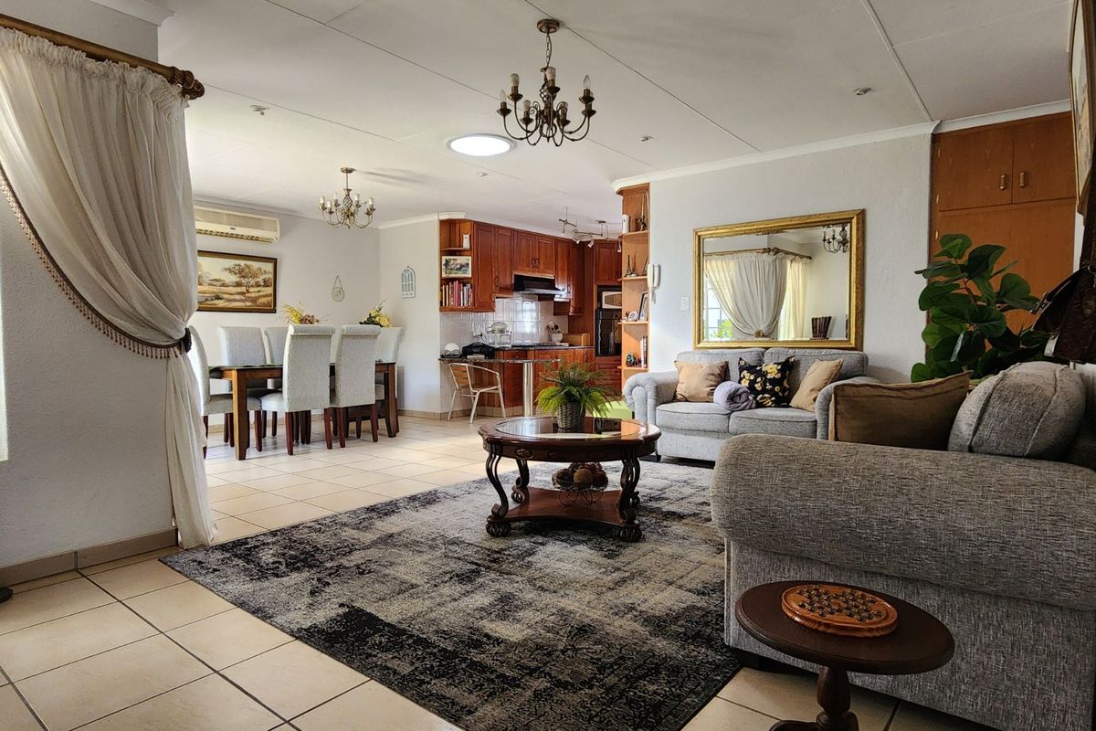 Townhouse For Sale in Polokwane Central - Photo 2
