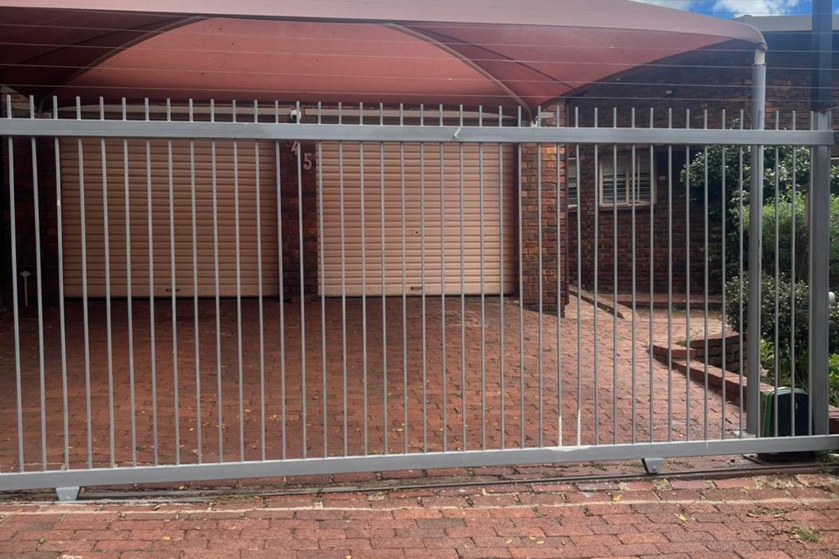 House For Sale in Waterkloof Glen - Photo 2