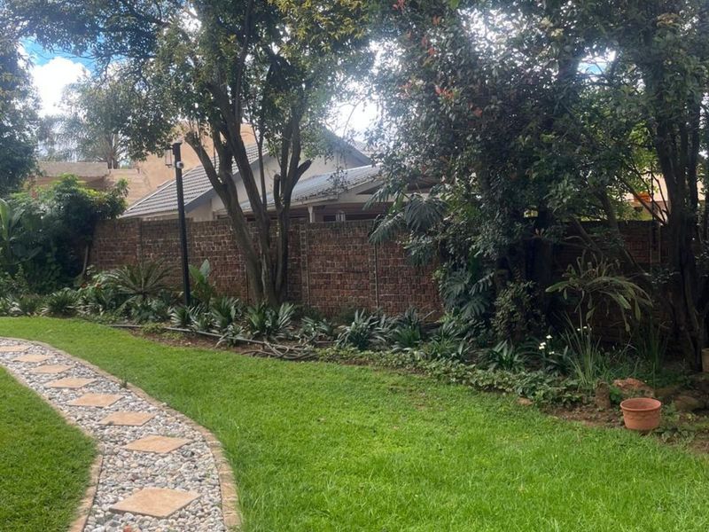 House For Sale in Waterkloof Glen - Photo 6