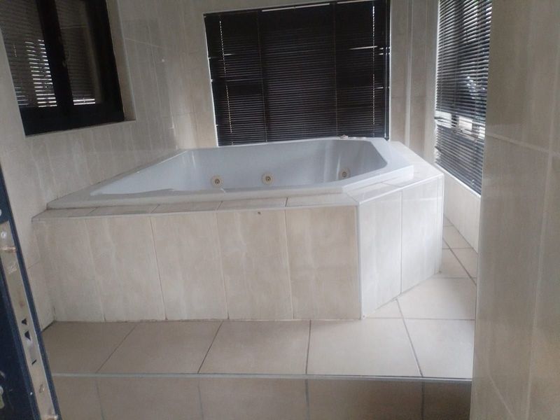 House For Sale in Willow Acres - Photo 8