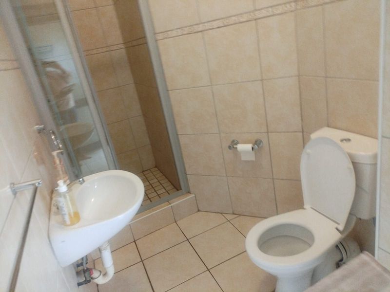 House For Sale in Willow Acres - Photo 10