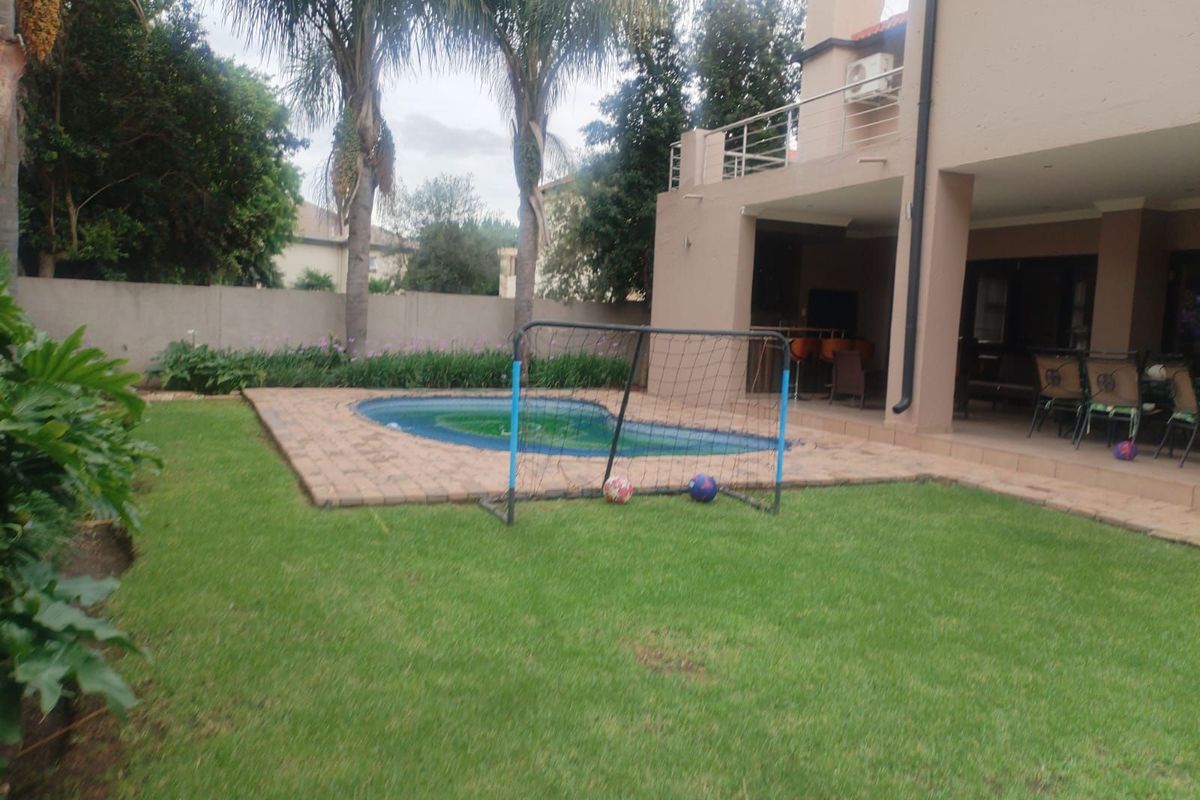 House For Sale in Willow Acres - Photo 2