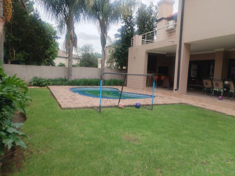 House For Sale in Willow Acres - Photo 2