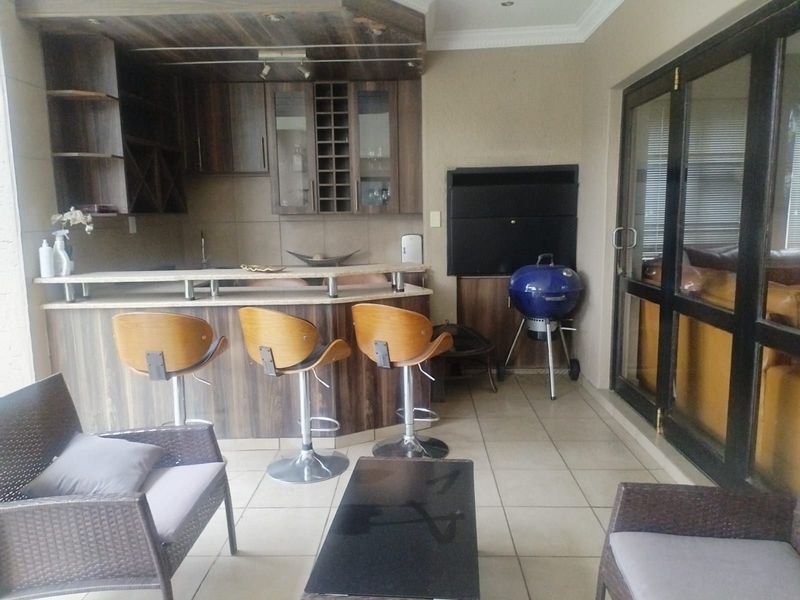 House For Sale in Willow Acres - Photo 3