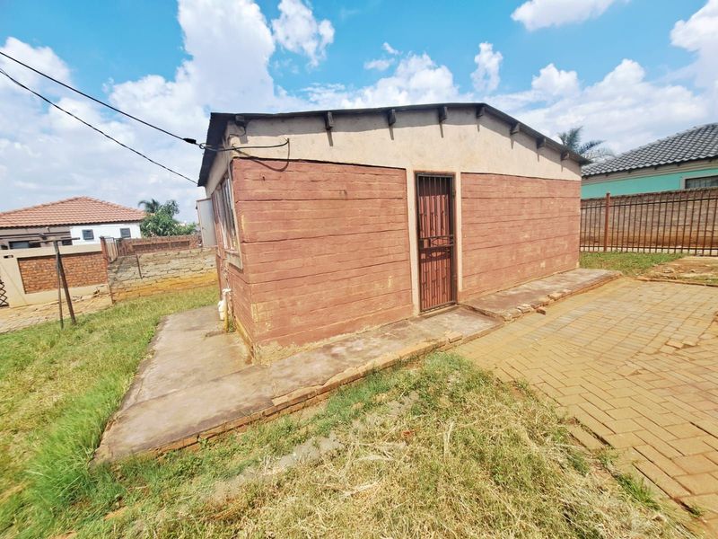 House For Sale in Nellmapius - Photo 8