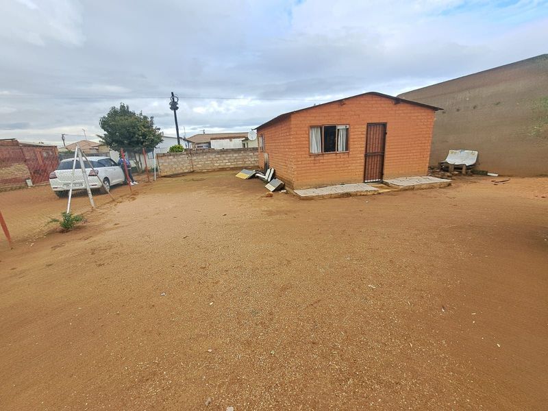 House For Sale in Nellmapius - Photo 2