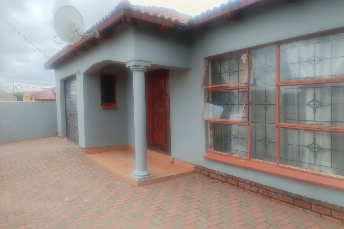 House For Sale in Mahube Valley - Photo 2