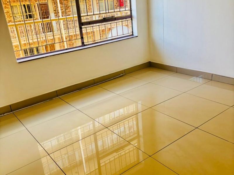 Apartment For Sale in Silverton - Photo 10