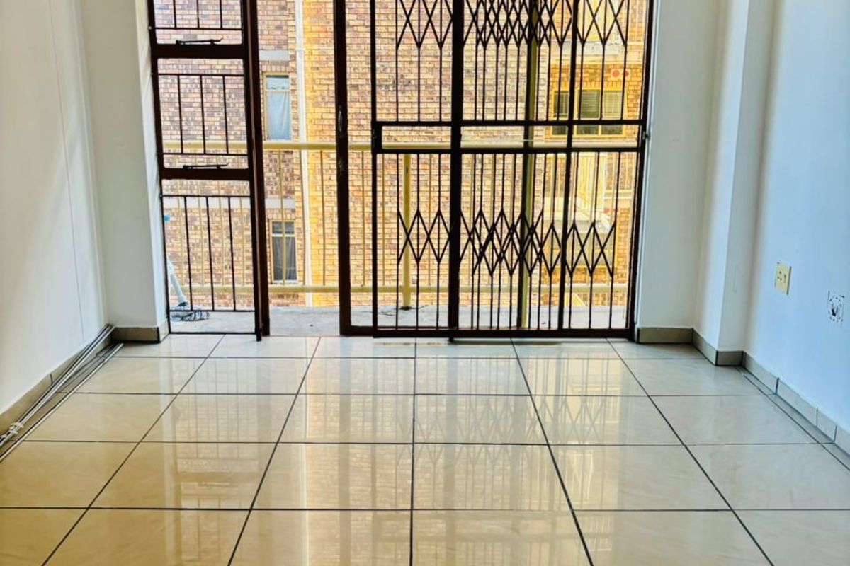 Apartment For Sale in Silverton - Photo 3