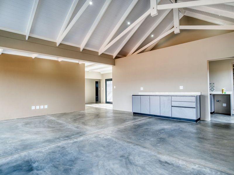 House For Sale in Outeniquasbosch - Photo 6