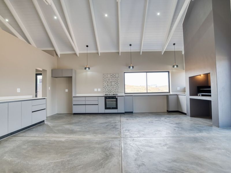 House For Sale in Outeniquasbosch - Photo 4