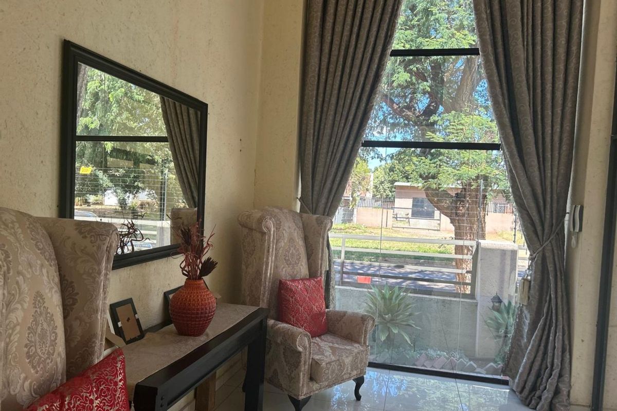 House For Sale in Bendor - Photo 4