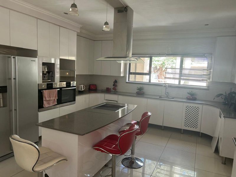 House For Sale in Bendor - Photo 8