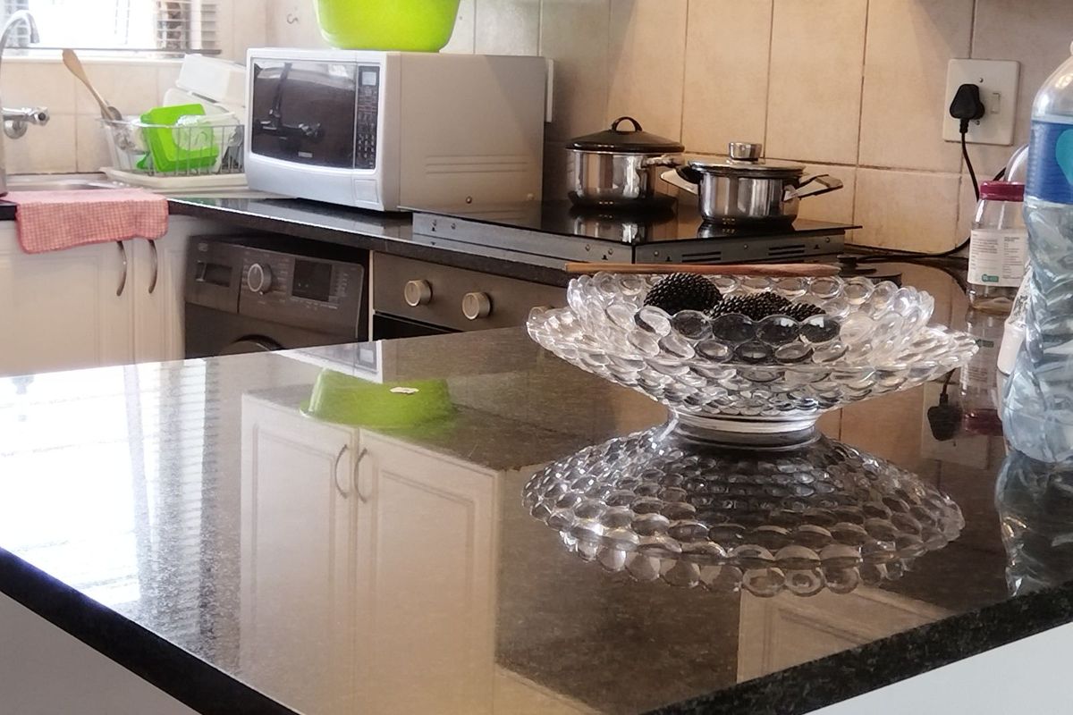 Townhouse To Rent in Sunninghill - Photo 4