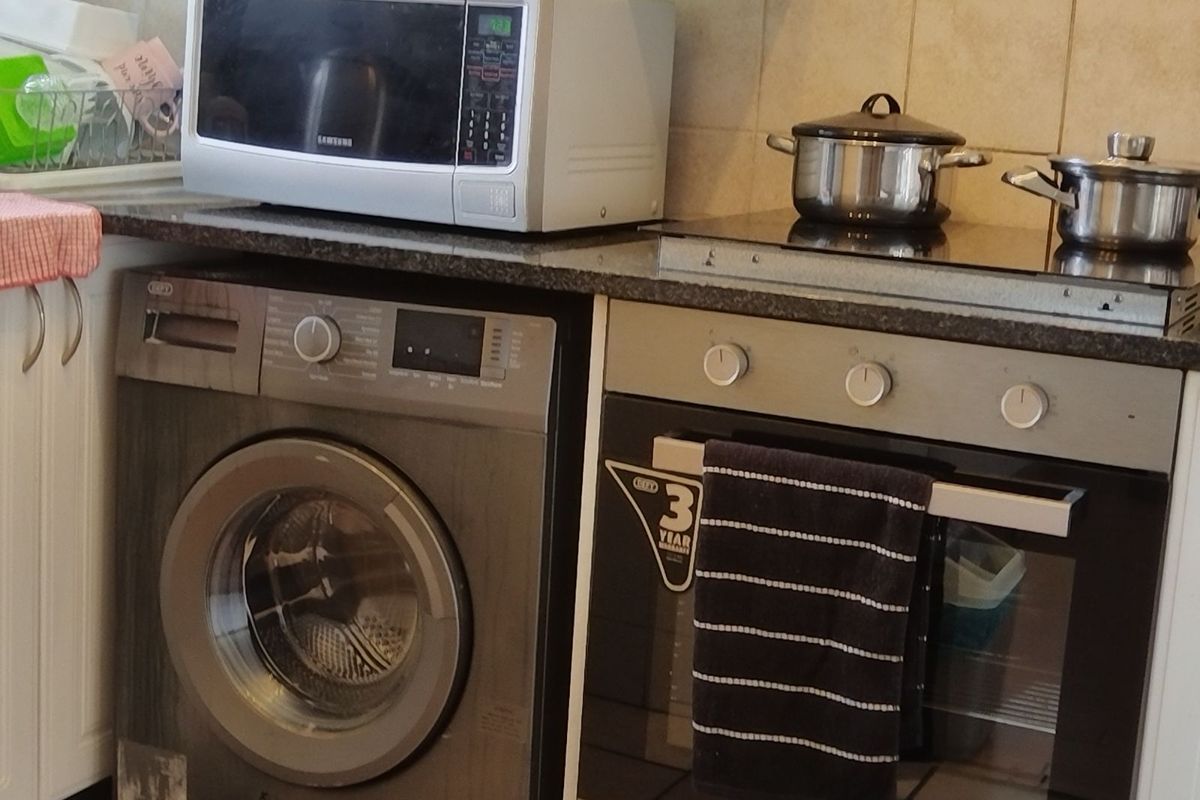 Townhouse To Rent in Sunninghill - Photo 5