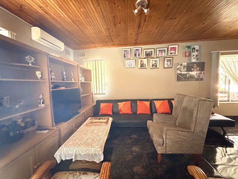 House For Sale in Riyadh - Photo 10