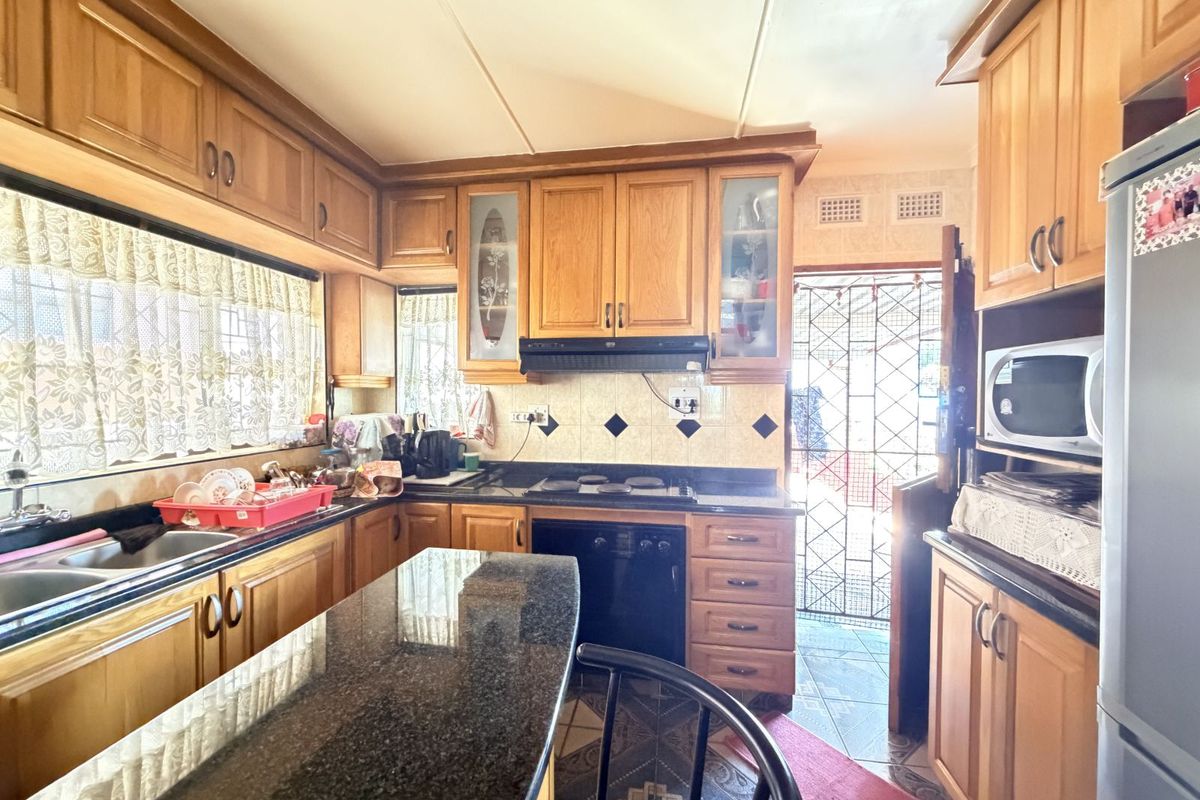 House For Sale in Riyadh - Photo 3