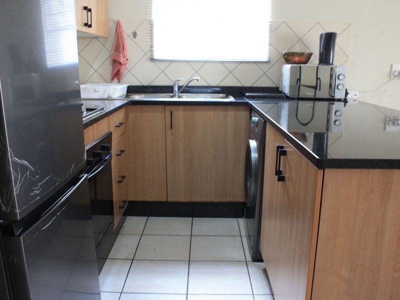 Apartment For Sale in Blackheath - Photo 3