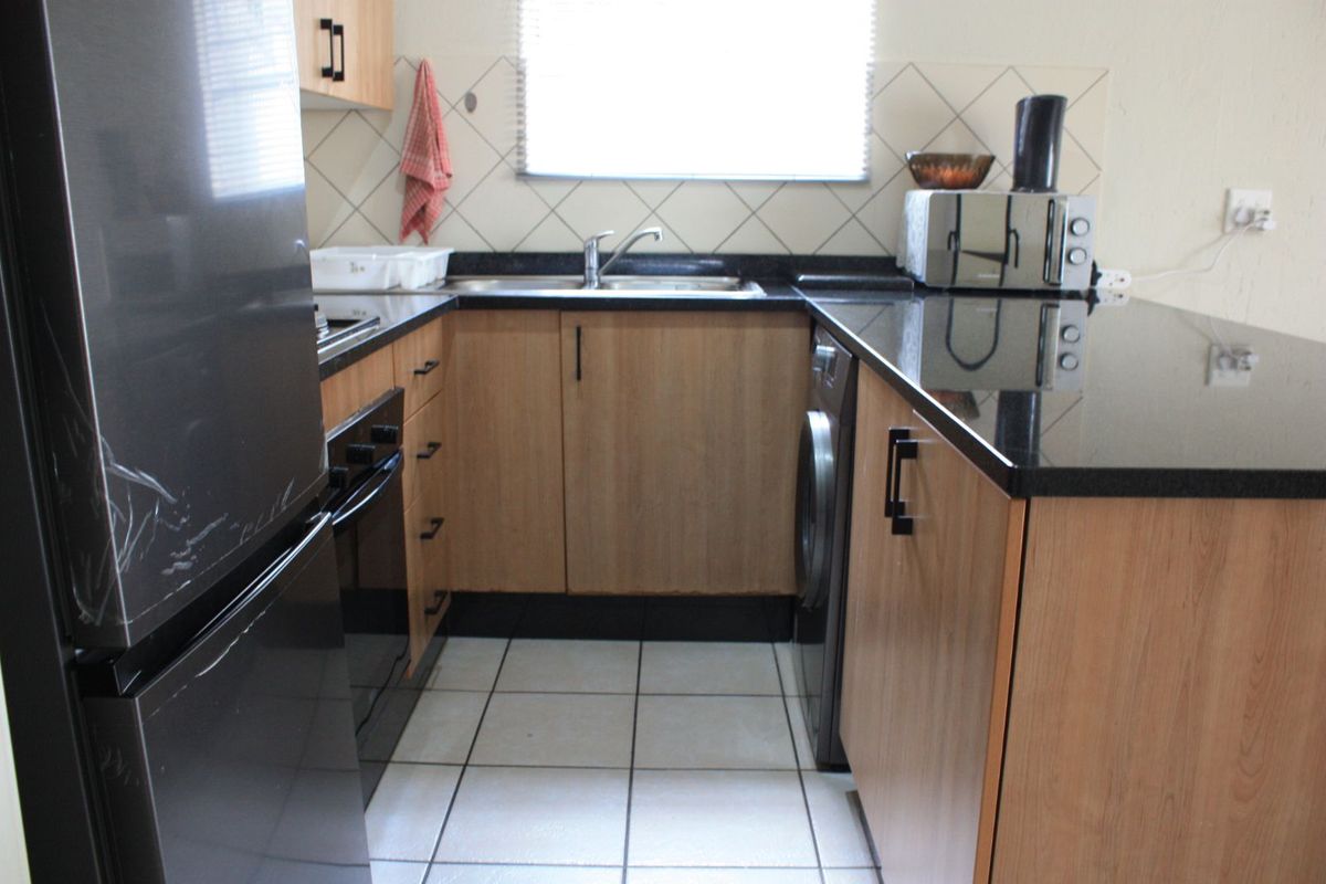 Apartment For Sale in Blackheath - Photo 3