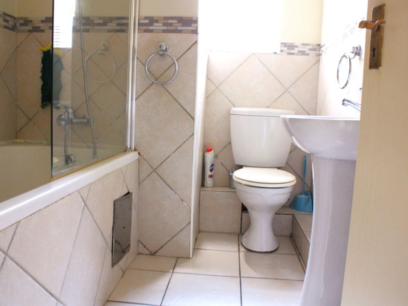 Apartment For Sale in Blackheath - Photo 10