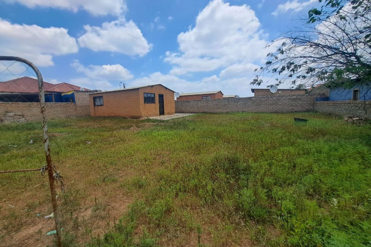 House For Sale in Nellmapius - Photo 4