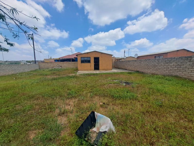 House For Sale in Nellmapius - Photo 2