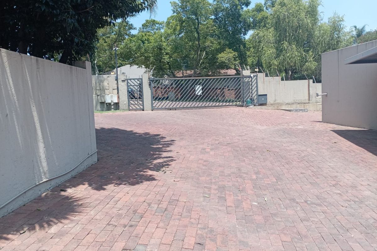 Apartment For Sale in Weltevreden Park - Photo 5