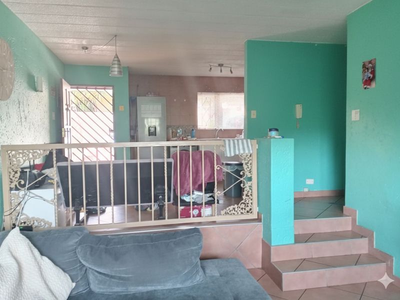 Apartment For Sale in Weltevreden Park - Photo 9