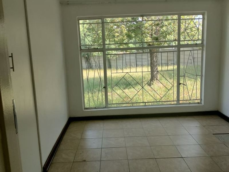 House For Sale in Suidrand - Photo 6