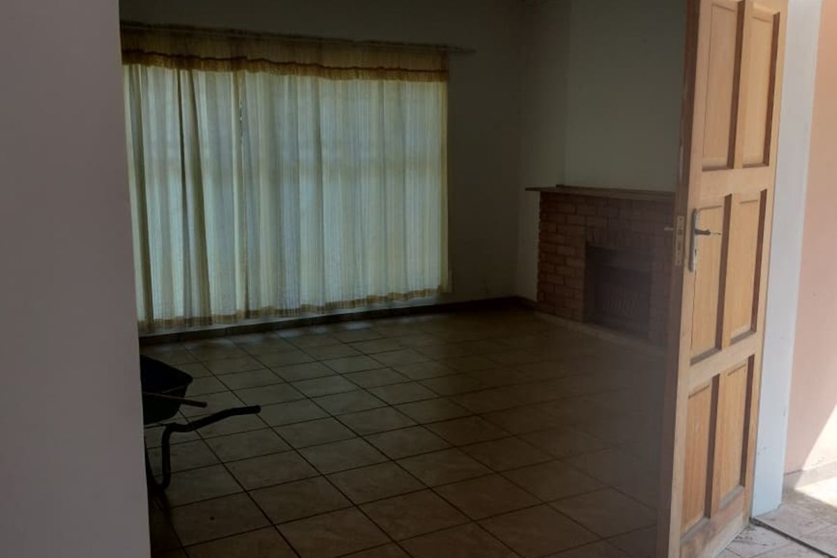 House For Sale in Suidrand - Photo 5