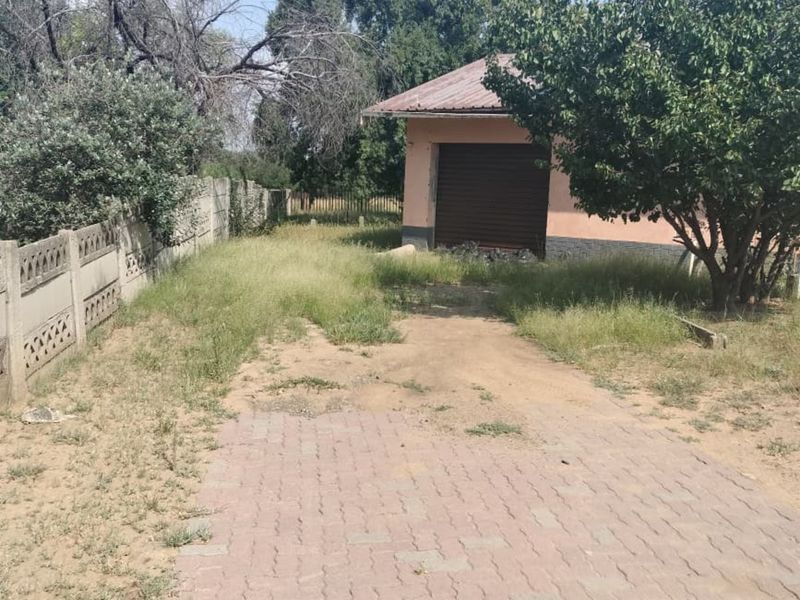 House For Sale in Suidrand - Photo 4