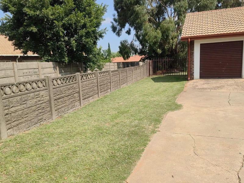 House For Sale in Tasbet Park - Photo 1