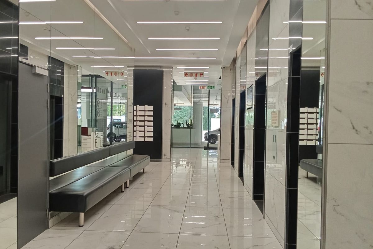 Commercial For Sale in Illovo - Photo 3