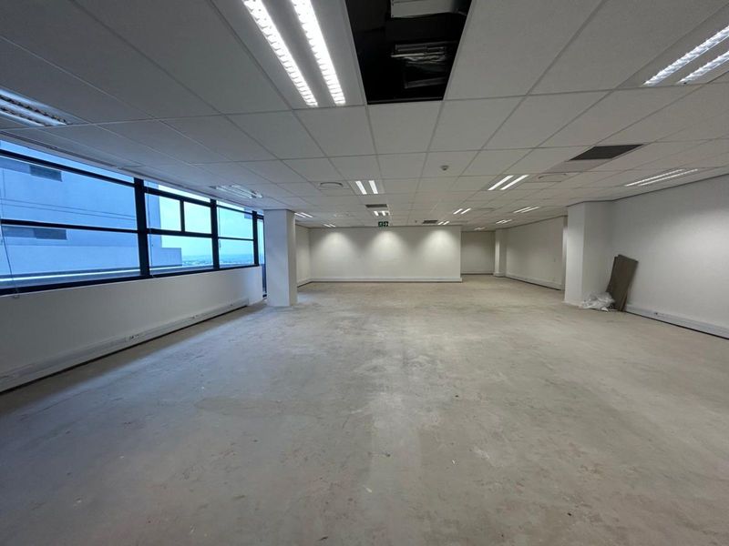 Commercial For Sale in Illovo - Photo 8