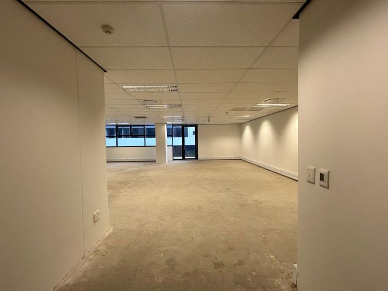 Commercial For Sale in Illovo - Photo 6