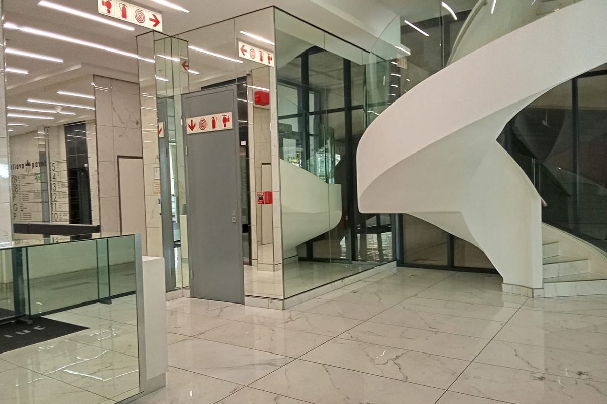 Commercial For Sale in Illovo - Photo 2