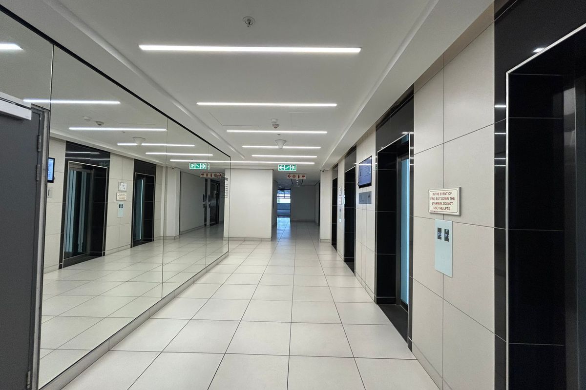 Commercial For Sale in Illovo - Photo 3