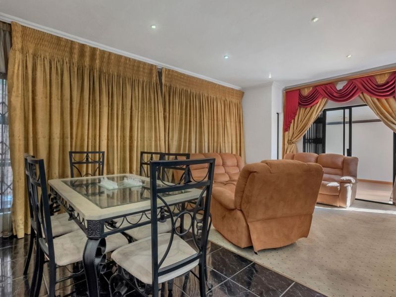 Townhouse For Sale in Ferndale - Photo 6