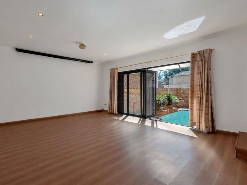 Townhouse For Sale in Ferndale - Photo 2