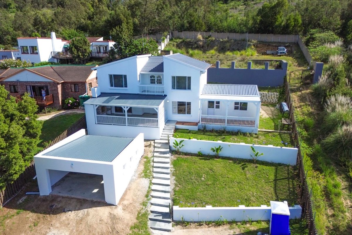 House For Sale in Old Place - Photo 2