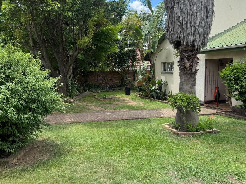 House For Sale in Die Heuwel - Photo 2