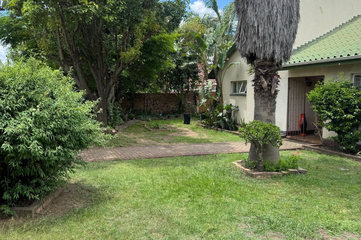 House For Sale in Die Heuwel - Photo 2